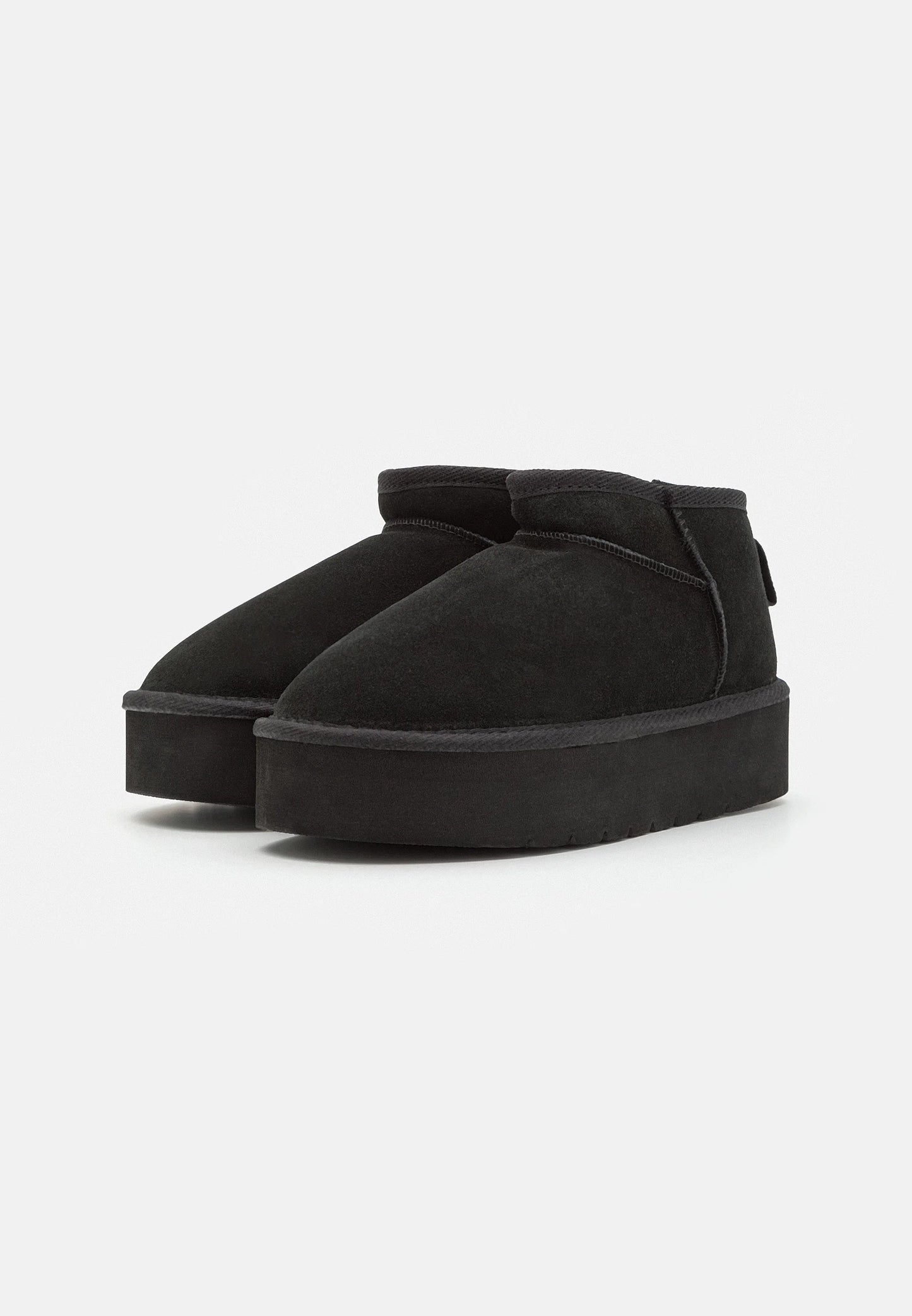 Schwarz gefütterte Stiefeletten