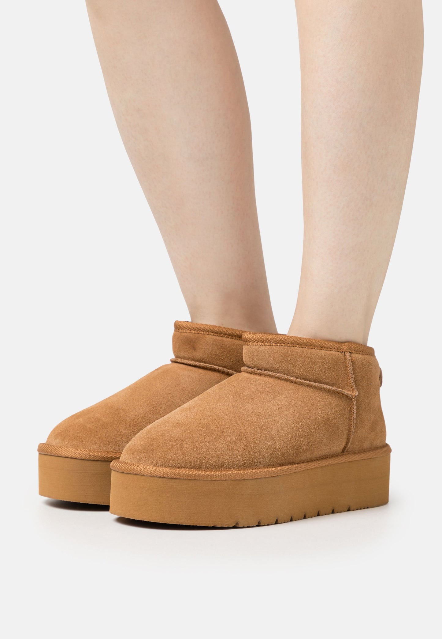 Braune gefütterte Stiefeletten