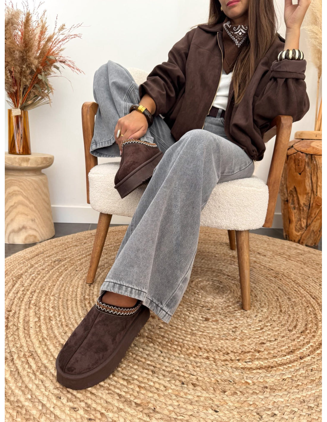 Braune gefütterte Pantoletten